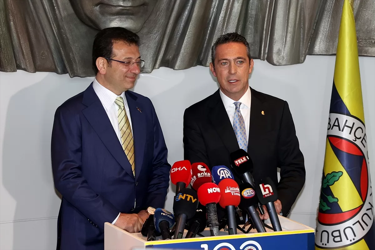 İBB Başkanı İmamoğlu, Fenerbahçe Spor Kulübü'nü ziyaret etti: