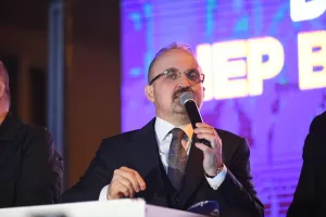 - "Pazar günkü seçimde şahsi ihtiraslarla adım atmayın. Bir büyük