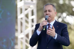 - "(Uyuşturucu operasyonları) Onları bir bir, ister örgütlü olsun isterse