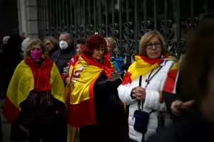 MADRİD (AA) – İspanya'da aşırı sağ ve sağ görüşlü 20