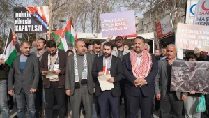 ADIYAMAN (AA) – Adıyaman'da bir araya gelen yüzlerce kişi, İsrail'in