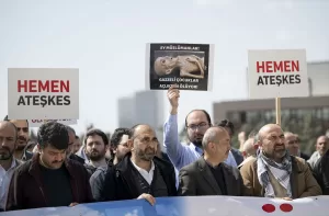 ANKARA (AA) – Ankara Filistin Dayanışma Platformu üyeleri, İsrail'in Gazze'de