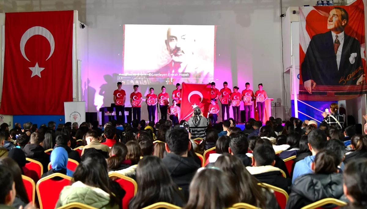 İstiklal Marşı'nın Kabulü ve Mehmet Akif Ersoy'u Anma Günü kutlandı