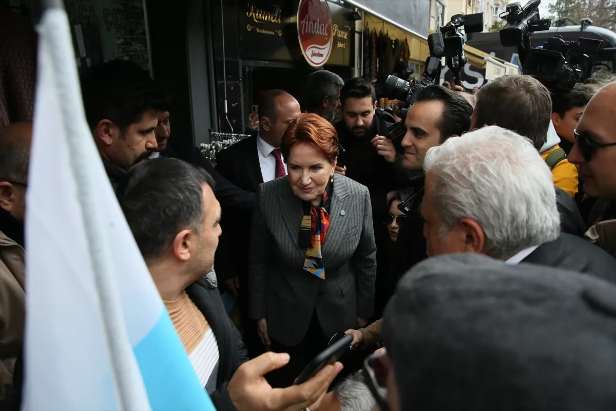 İYİ Parti Genel Başkanı Akşener, Eskişehir'de esnafı ziyaret etti