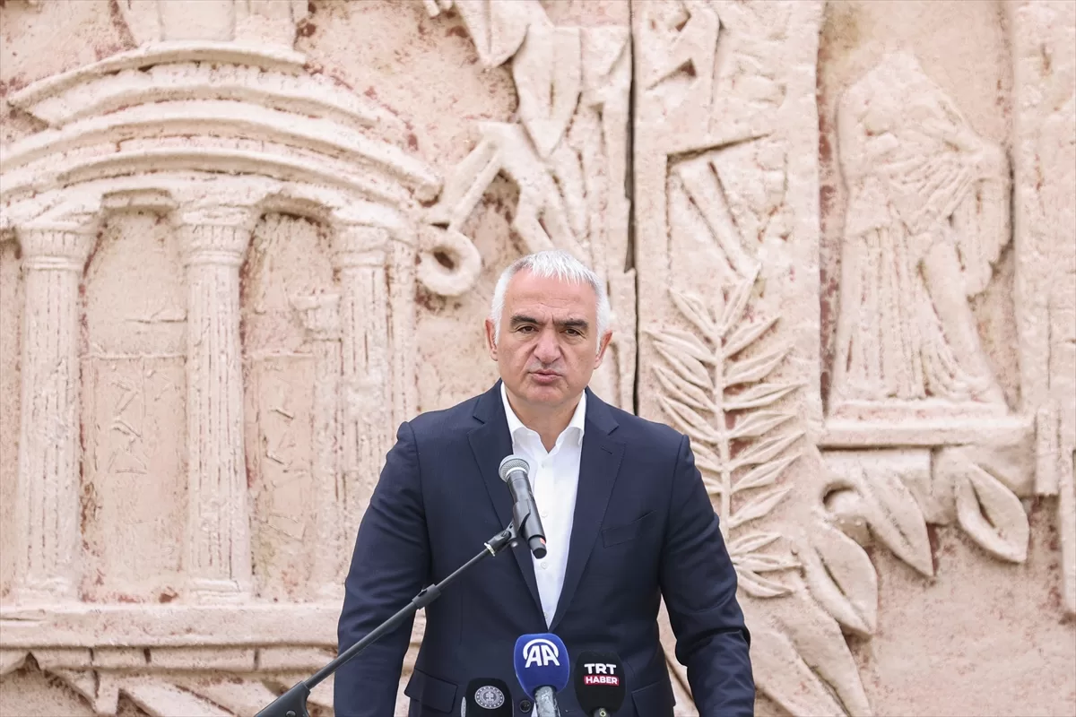 Kültür ve Turizm Bakanı Ersoy, Side Antik Kenti Karşılama Merkezi'nin açılışında konuştu: