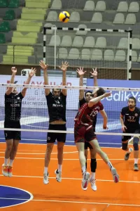 - Kuşgöz İzmir Vinç Akkuş Belediyespor: 3 - Hatay Büyükşehir