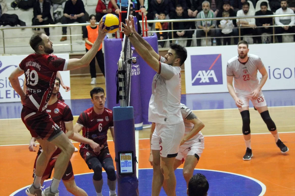 Voleybol: AXA Sigorta Efeler Ligi