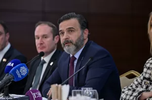 - "Arkamda, ailem, 24 yıllık hekimlik birikimim ve bununla beraber