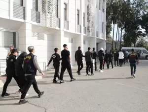 MERSİN (AA) – Mersin'de "sazan sarmalı" yöntemiyle dolandırıcılık yaptıkları iddiasıyla