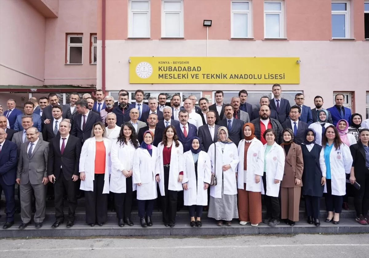 Milli Eğitim Bakanı Yusuf Tekin, Konya'da ziyaretlerde bulundu: