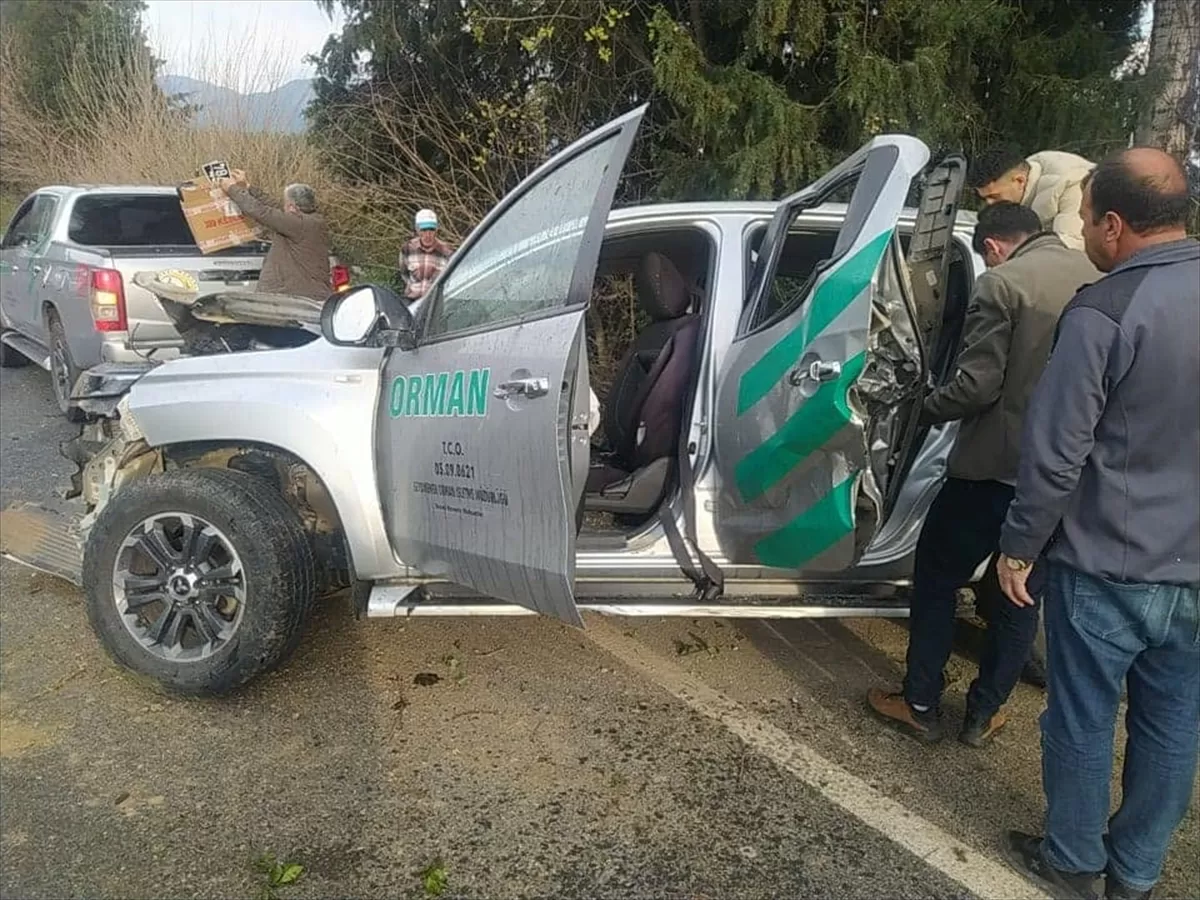 Muğla'da kaza yapan Orman İşletme Müdürlüğü aracındaki 3 kişi yaralandı