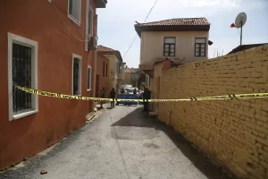 MUĞLA (AA) – Muğla'nın Milas ilçesinde, sokakta yürürken silahla vurulan