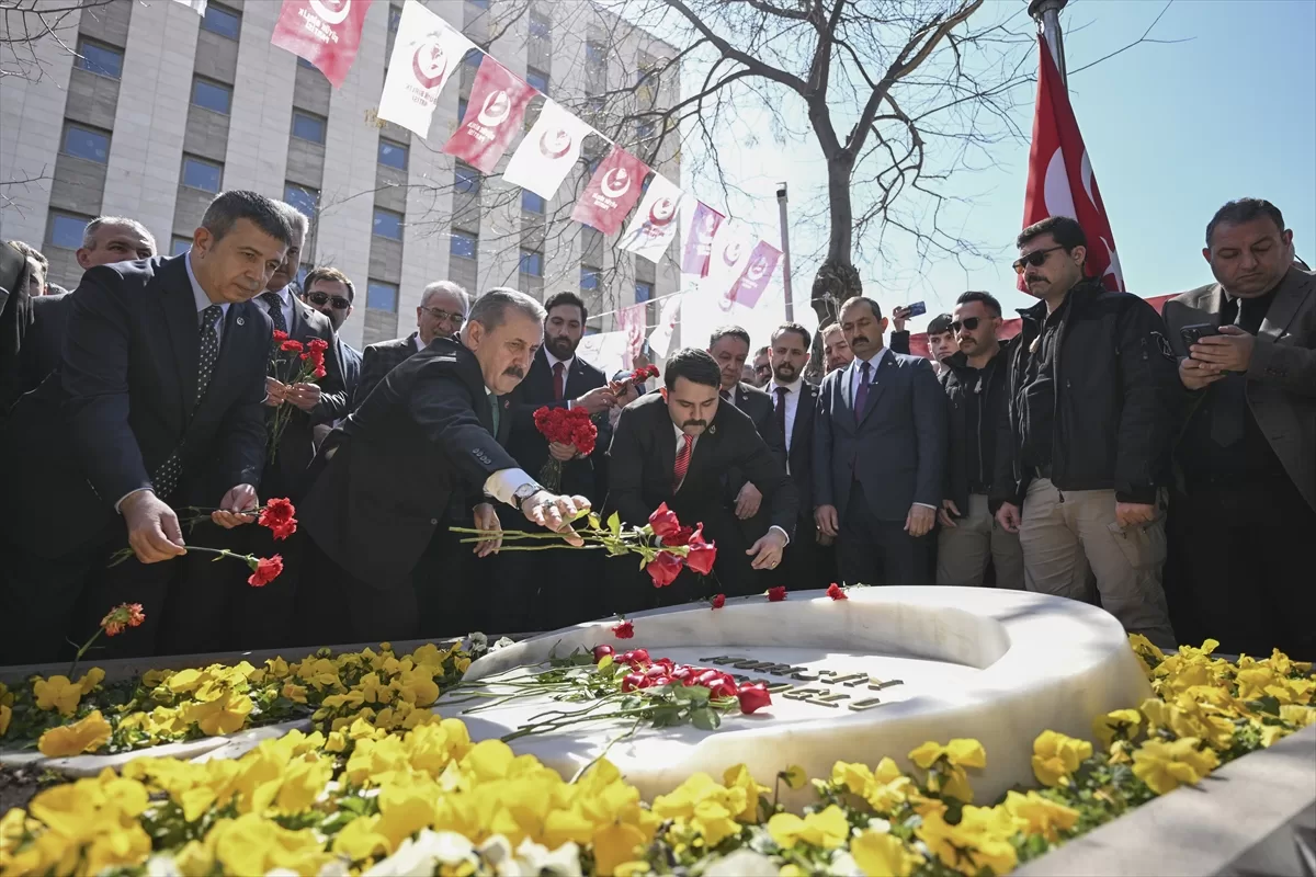 Muhsin Yazıcıoğlu, vefatının 15. yılında kabri başında anıldı