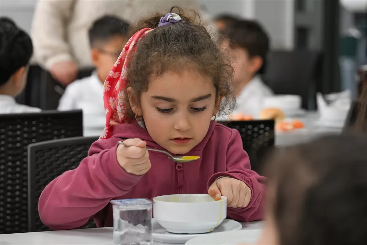 Okul kantinlerinde “meyve ve çorba günü” etkinliği başlatıldı