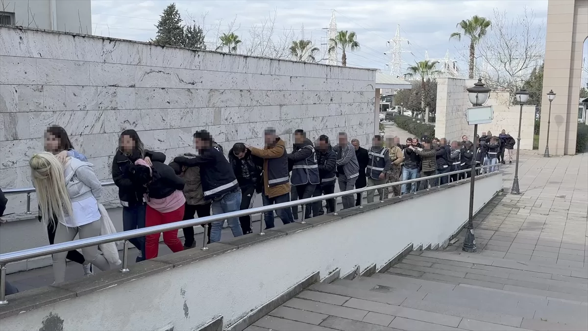 Osmaniye'de Mahzen-3 operasyonunda yakalanan 52 şüpheli adliyede