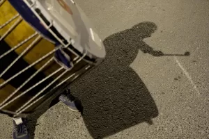 KIRKLARELİ (AA) – Kırklareli'nde sahur vaktinin geleneksel habercileri davulcular ilk