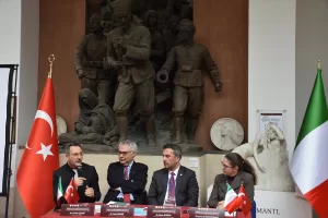 ROMA (AA) – İtalya'nın başkenti Roma'da "Türkiye-İtalya İlişkilerinin Son 100.