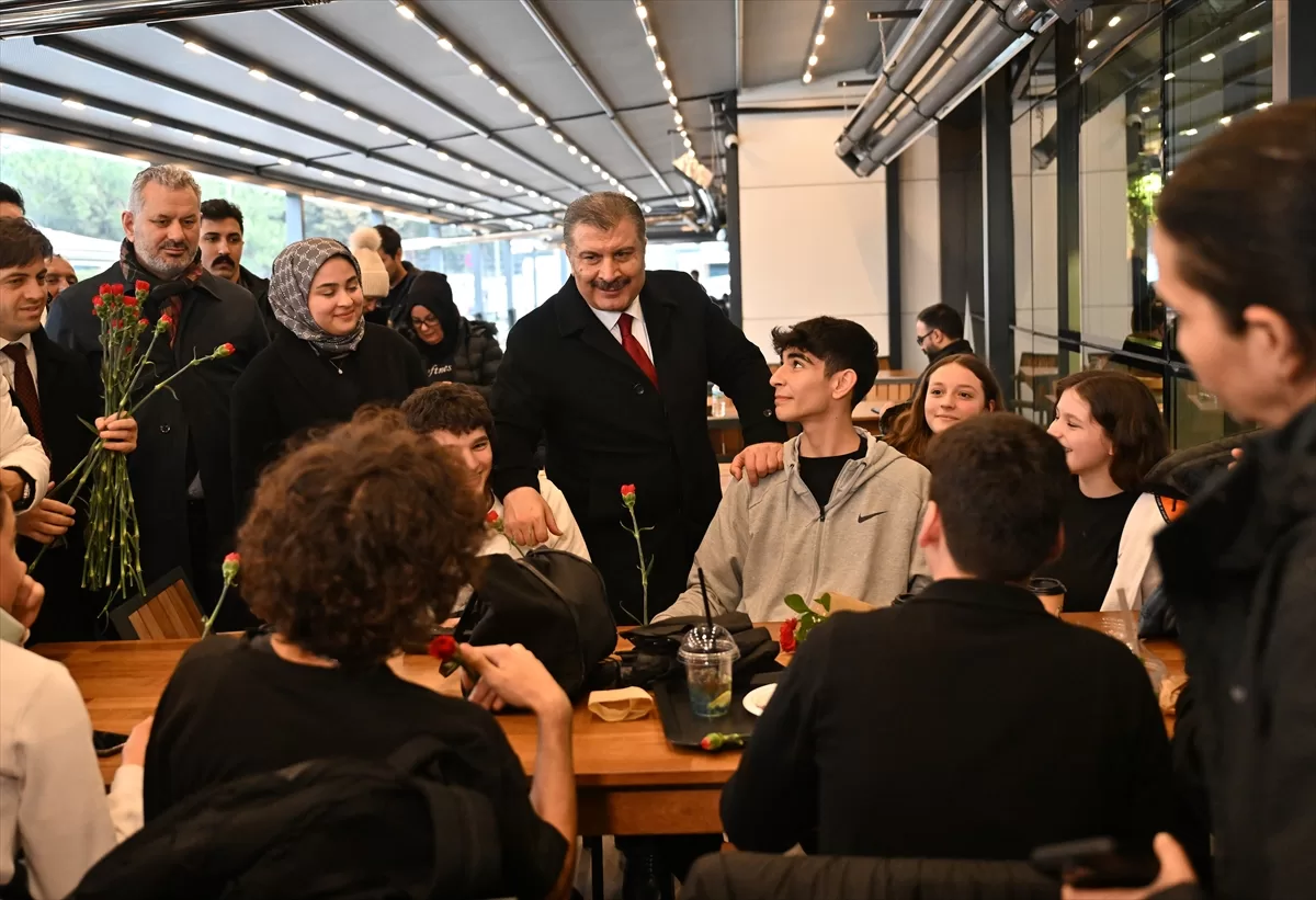 Sağlık Bakanı Koca, Beykoz'da ziyaretlerde bulundu: