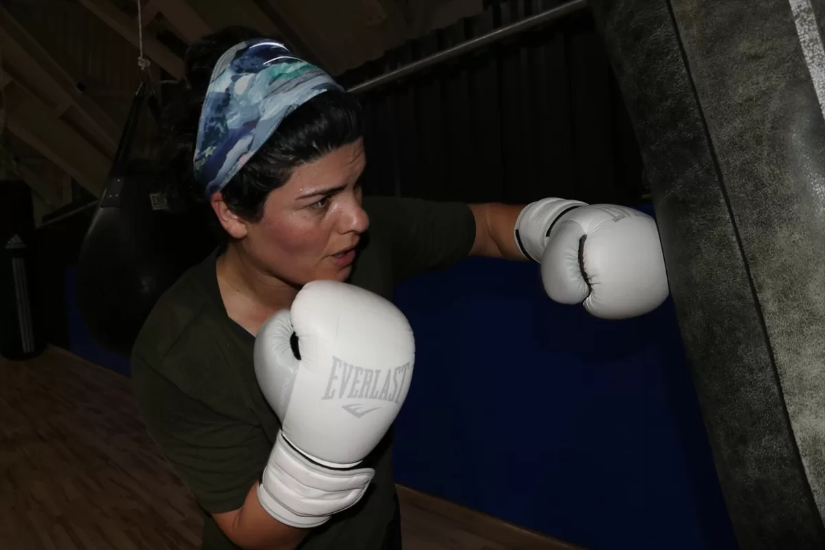 Şampiyon boksör Gülsüm Tatar, kariyerini şampiyonluklarla noktalamak istiyor