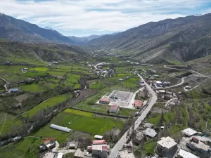 ŞIRNAK (AA) – Şırnak'ın Uludere ilçesine bağlı Hilal beldesinde seçmen,