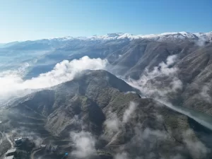 ŞIRNAK (AA) – Şırnak’ın Uludere ilçesinde sis etkili oldu. İlçeye