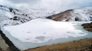 TOKAT (AA) – Tokat'ın Başçiftlik ilçesindeki Kuman Göleti, soğuk havaların