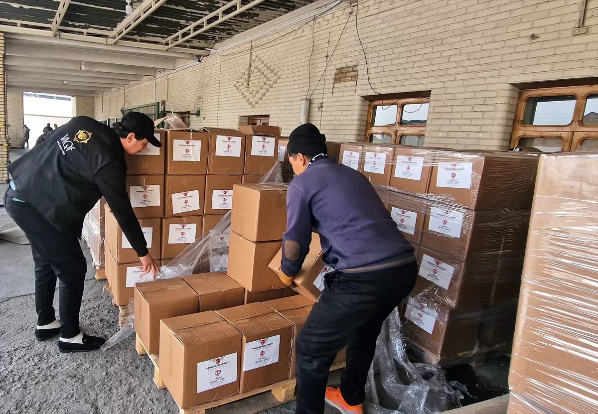 Türkiye Diyanet Vakfı, Özbekistan'da 800 aileye gıda yardımı yaptı