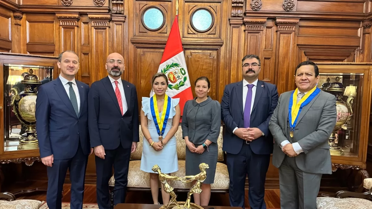 Türkiye Maarif Vakfı heyeti Peru'ya çalışma ziyaretinde bulundu