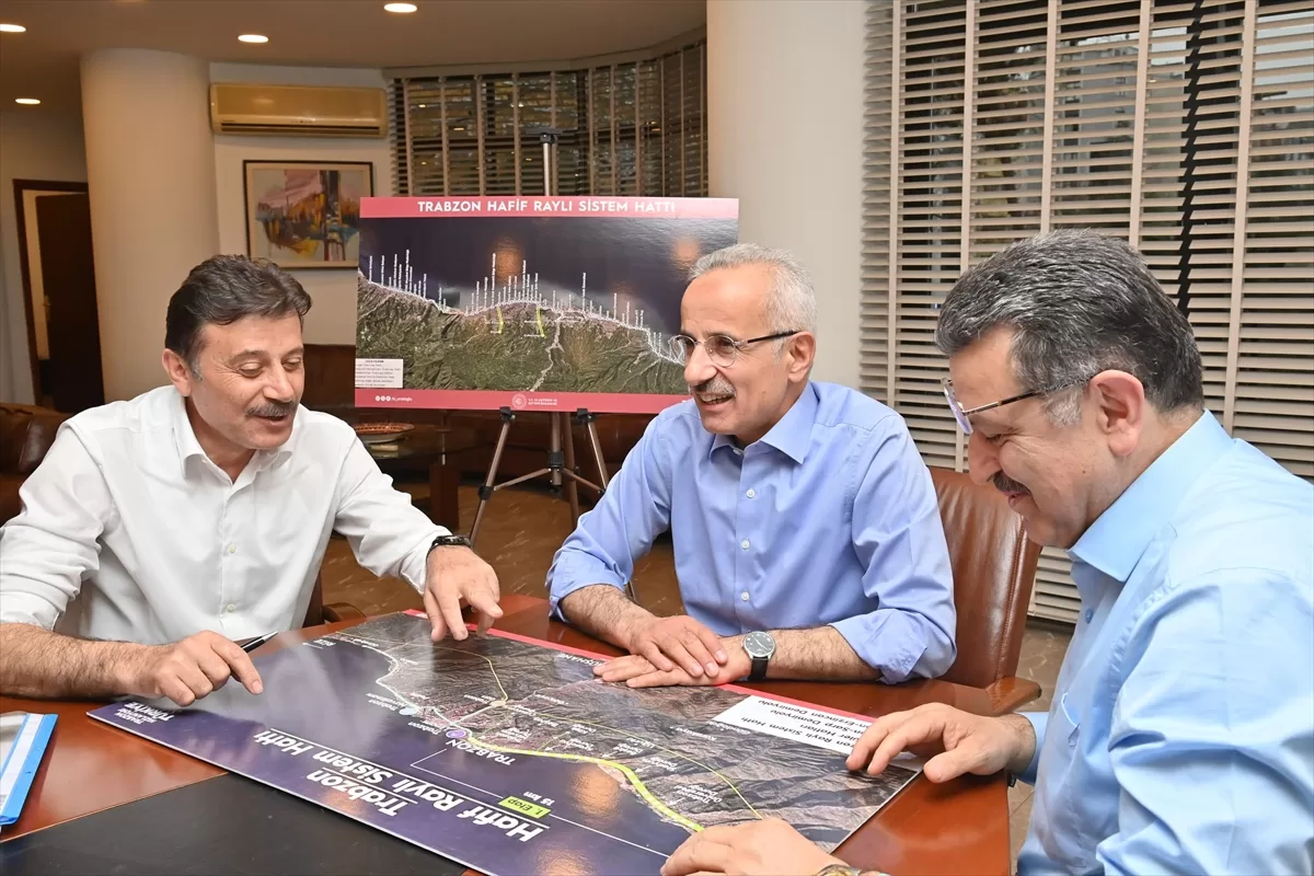 Ulaştırma ve Altyapı Bakanı Uraloğlu, Trabzon'daki projeleri değerlendirdi: