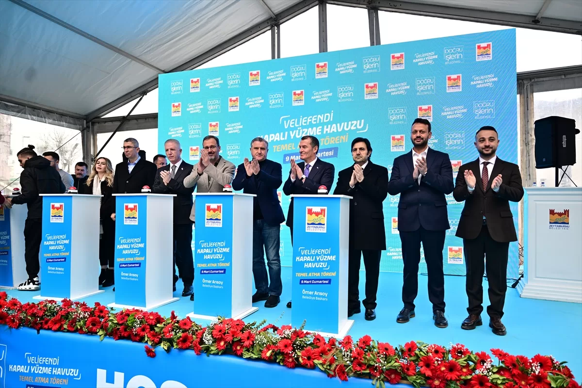 Gençlik ve Spor Bakanı Bak, Kemerburgaz'da havuz açtı, Zeytinburnu'nda temel attı