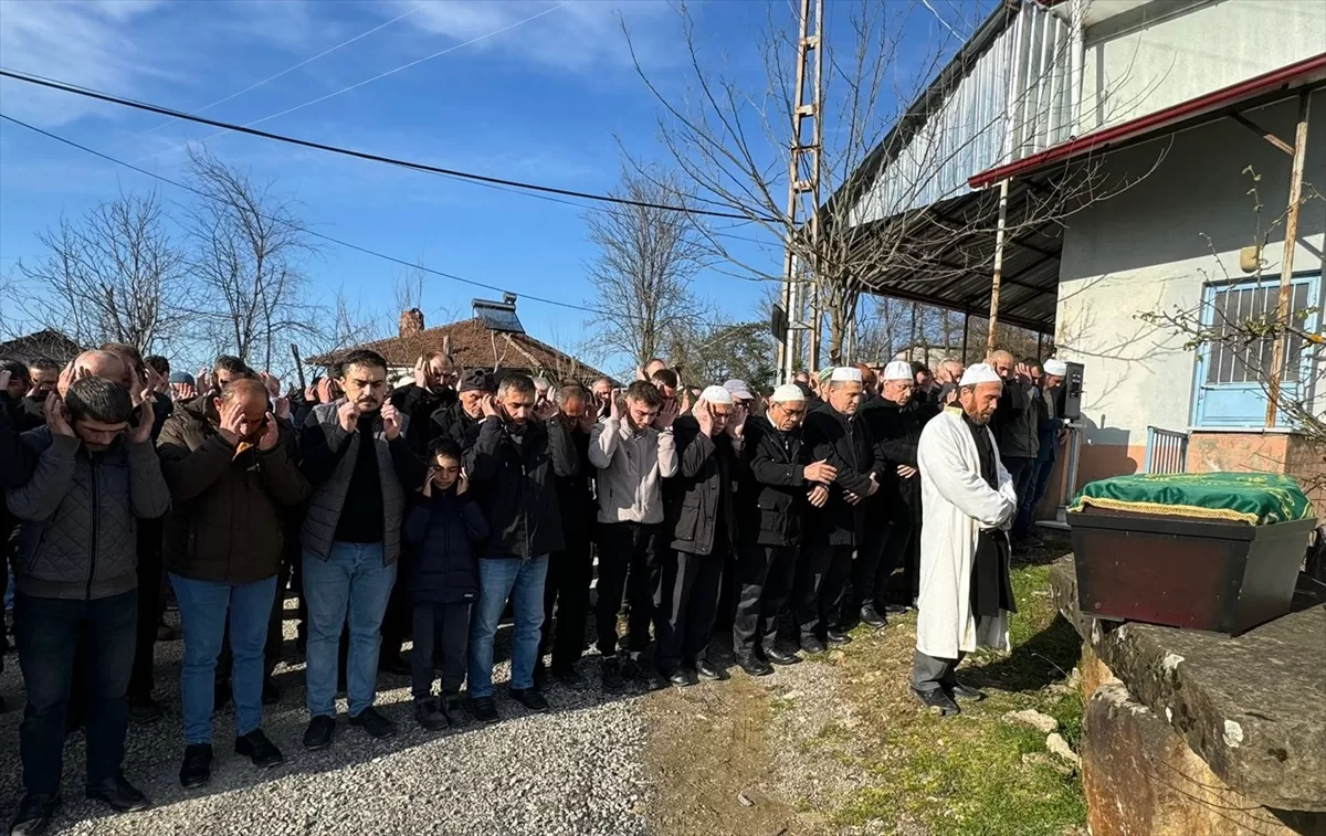 Zonguldak'ta maden ocağındaki kazada ölen işçi, Bartın'da defnedildi