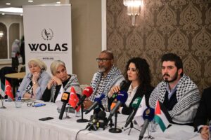 İSTANBUL (AA) – İstanbul'da, 14 ülkeden 50 hukukçu ve insan