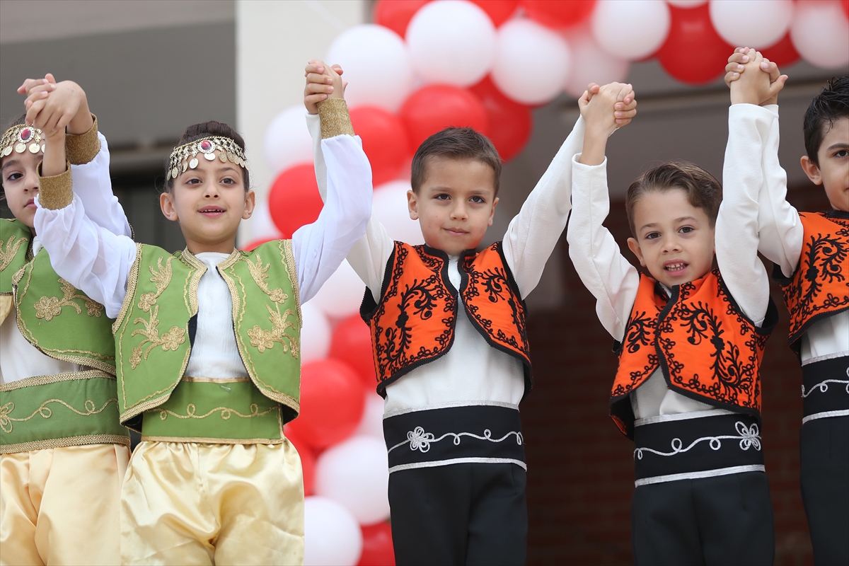 İzmir ve çevre illerde 23 Nisan Ulusal Egemenlik ve Çocuk Bayramı kutlanıyor