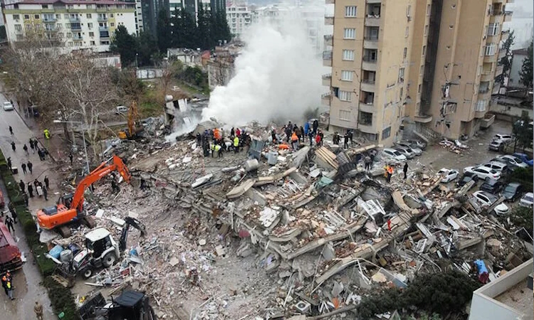 Depremde 42 kişinin öldüğü Bad-ı Saba Konutları A Blok’a ilişkin davanın duruşması görülüyor