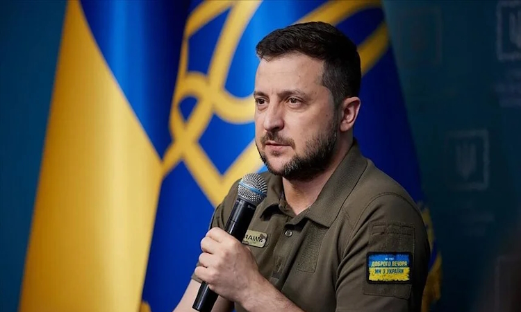 Zelenskiy, ABD’nin Ukrayna’ya yardımı onaylaması için geçen 6 ayı telafi edeceklerini bildirdi