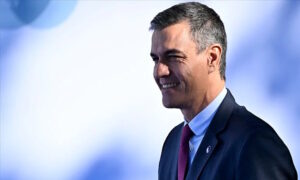 - "Demokrasinin nasıl savunulduğunu tüm dünyaya gösterelim"