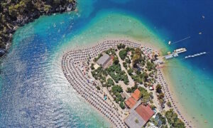 - Turizm geliri ocak-mart döneminde 8 milyar 784 milyon 800