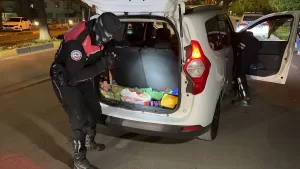 ADANA (AA) – Adana'da polis ekiplerince düzenlenen helikopter destekli "huzur