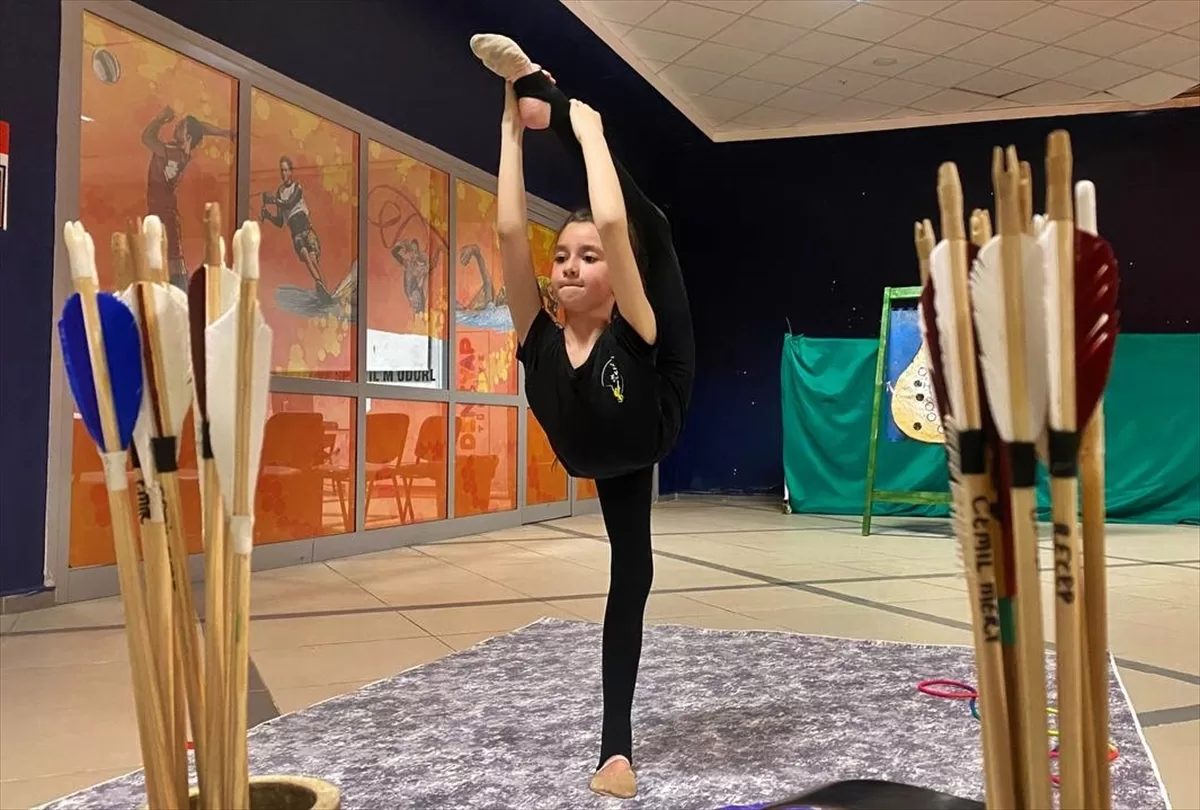 Akrobatik okçu Dilek'in hedefi Dünya Göçebe Oyunları'nda mücadele etmek