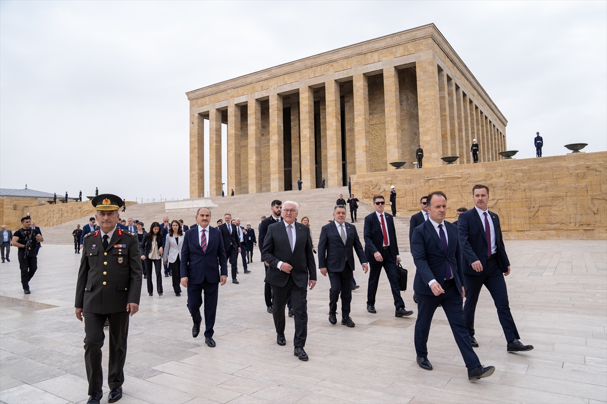 Almanya Cumhurbaşkanı Steinmeier, Anıtkabir’i ziyaret etti