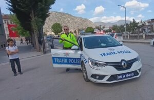 AMASYA (AA) – Amasya'da okul çıkışı çocuklar, polis anonsuyla 23