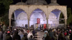 ANTALYA (AA) – Antalya'da, Kadir Gecesi dolayısıyla camilerde program düzenlendi.