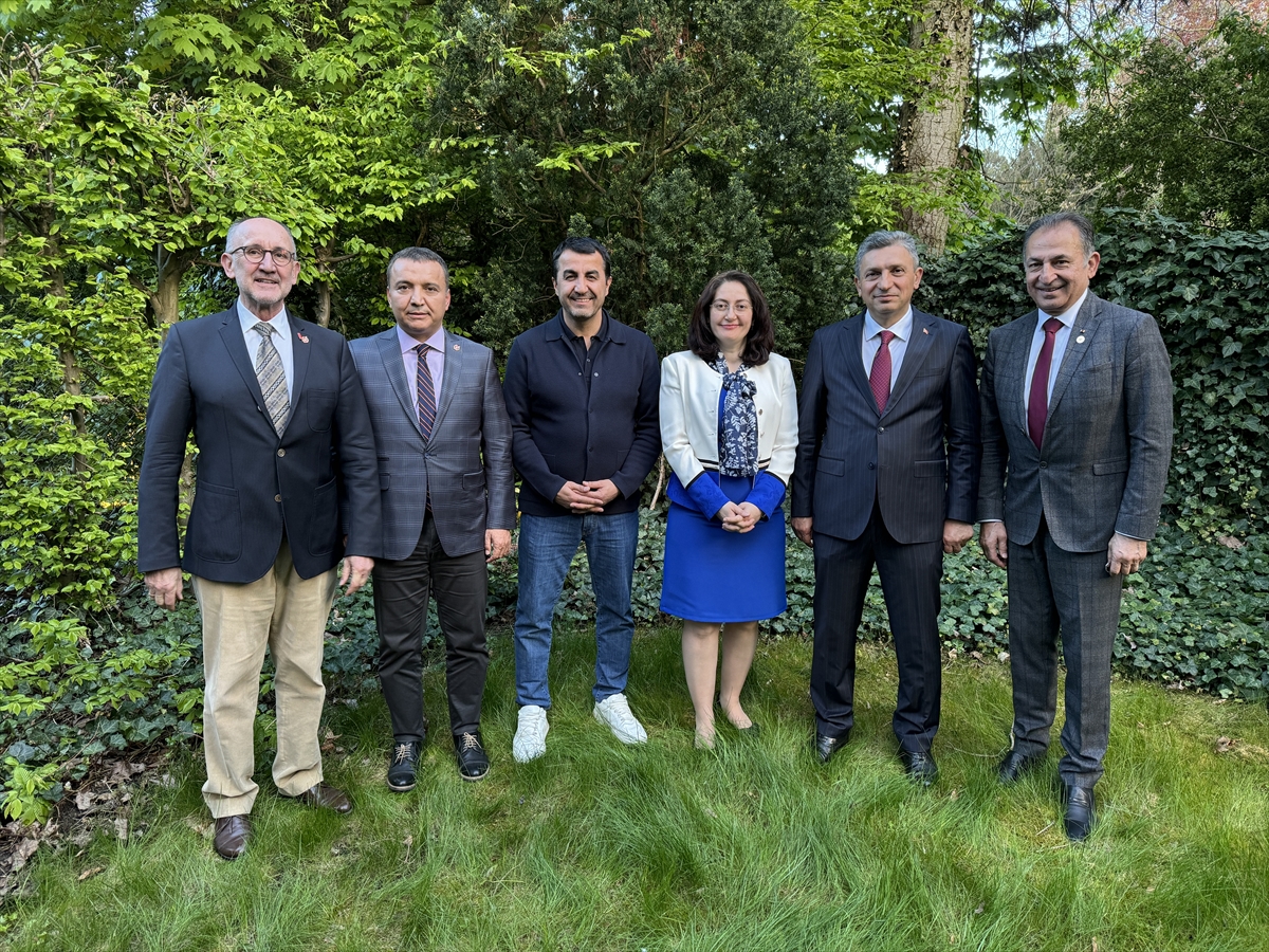 Antalyalı gazeteciler, Nürnberg'de Türk toplumu temsilcileriyle buluştu