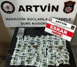 ARTVİN (AA) – Artvin'e yurt dışından kargoyla gönderilen şeker kutusunda