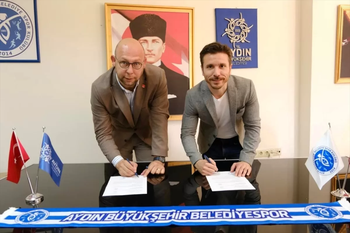 Aydın Büyükşehir Belediyespor, başantrenör Alper Hamurcu ile sözleşmeyi uzattı