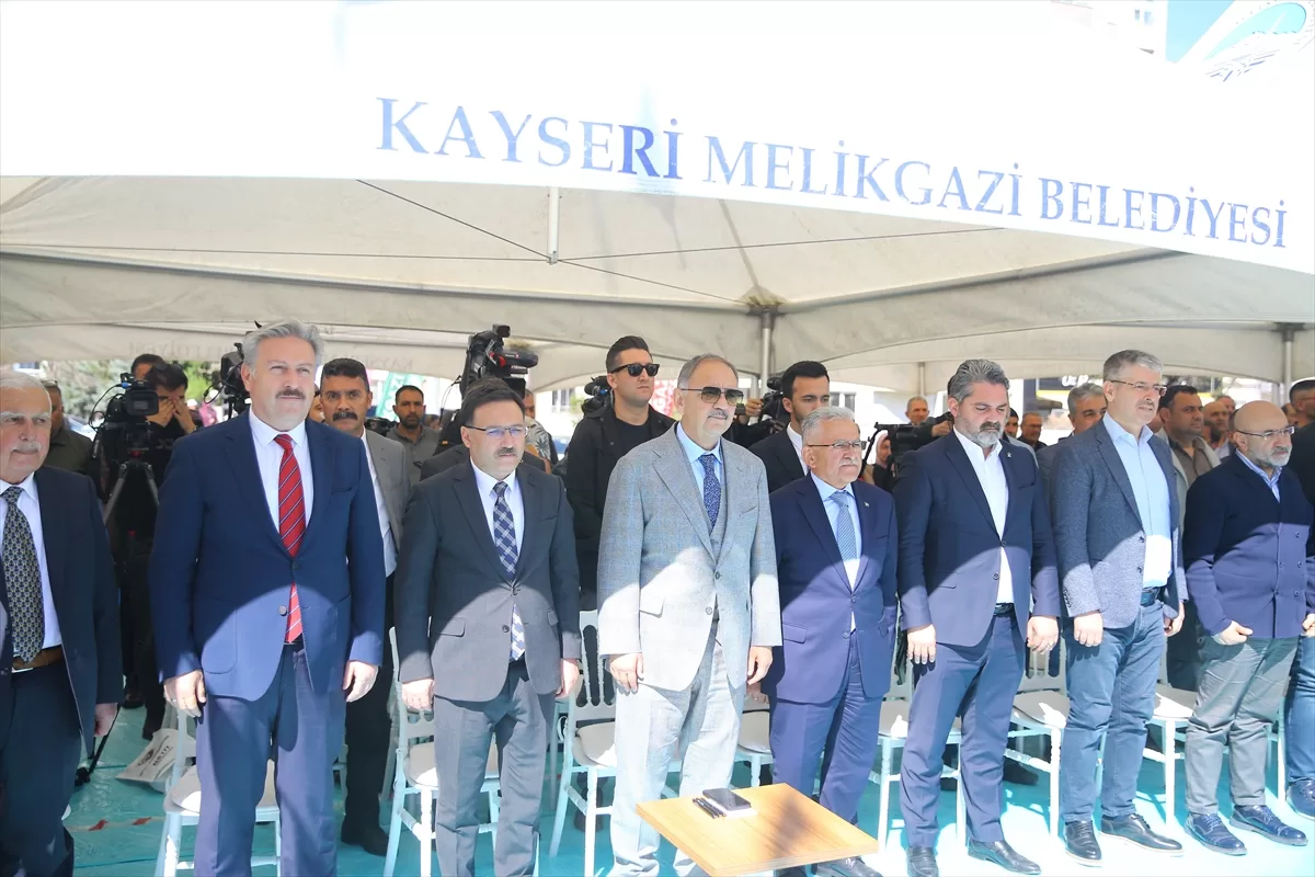 Bakan Özhaseki, Kayseri'de Aile Sağlığı Merkezi açılışında konuştu: