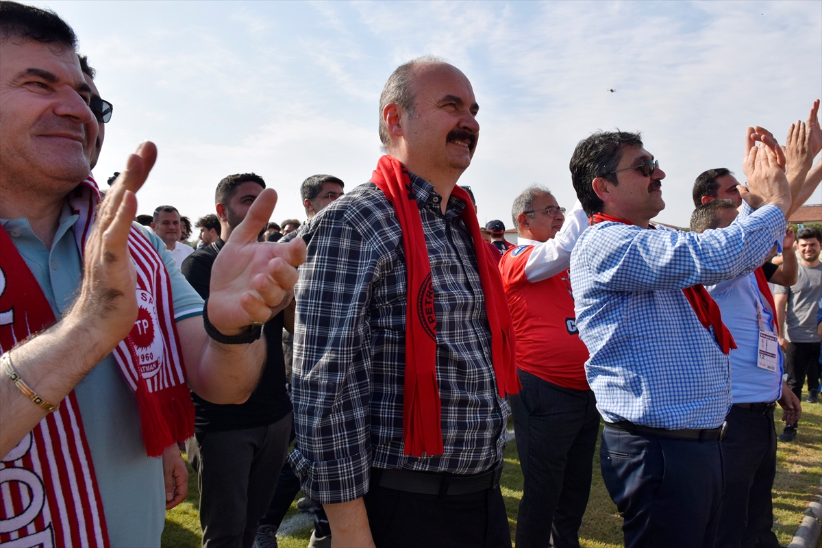 Batman Valisi Canalp, TFF 2. Lig'e yükselen TPAO Batman Petrolspor'u kutladı