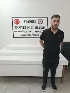 İSTANBUL (AA) – Beylikdüzü'nde boşanma aşamasındaki eşini sokakta bıçaklayarak ağır