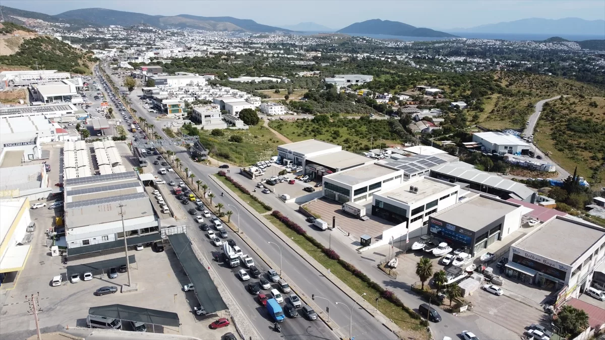 Bodrum'da bayram yoğunluğu havadan görüntülendi