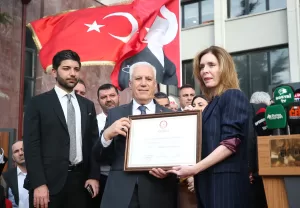 BURSA (AA) – CHP'den Bursa Büyükşehir Belediye Başkanı seçilen Mustafa